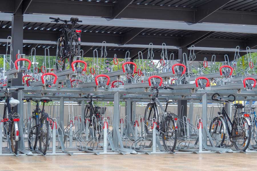 Fahrrad Parkplätze auf 2 Etagen Omnibusbahnhof Rosenheim