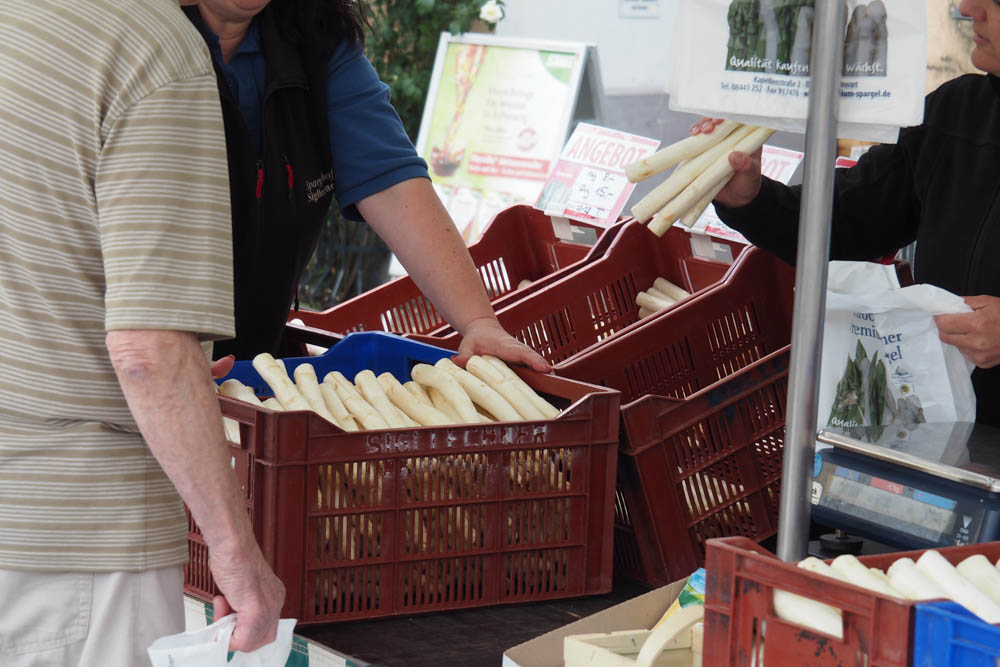 Grüner Markt Spargelzeit ©Stadttipps Rosenheim