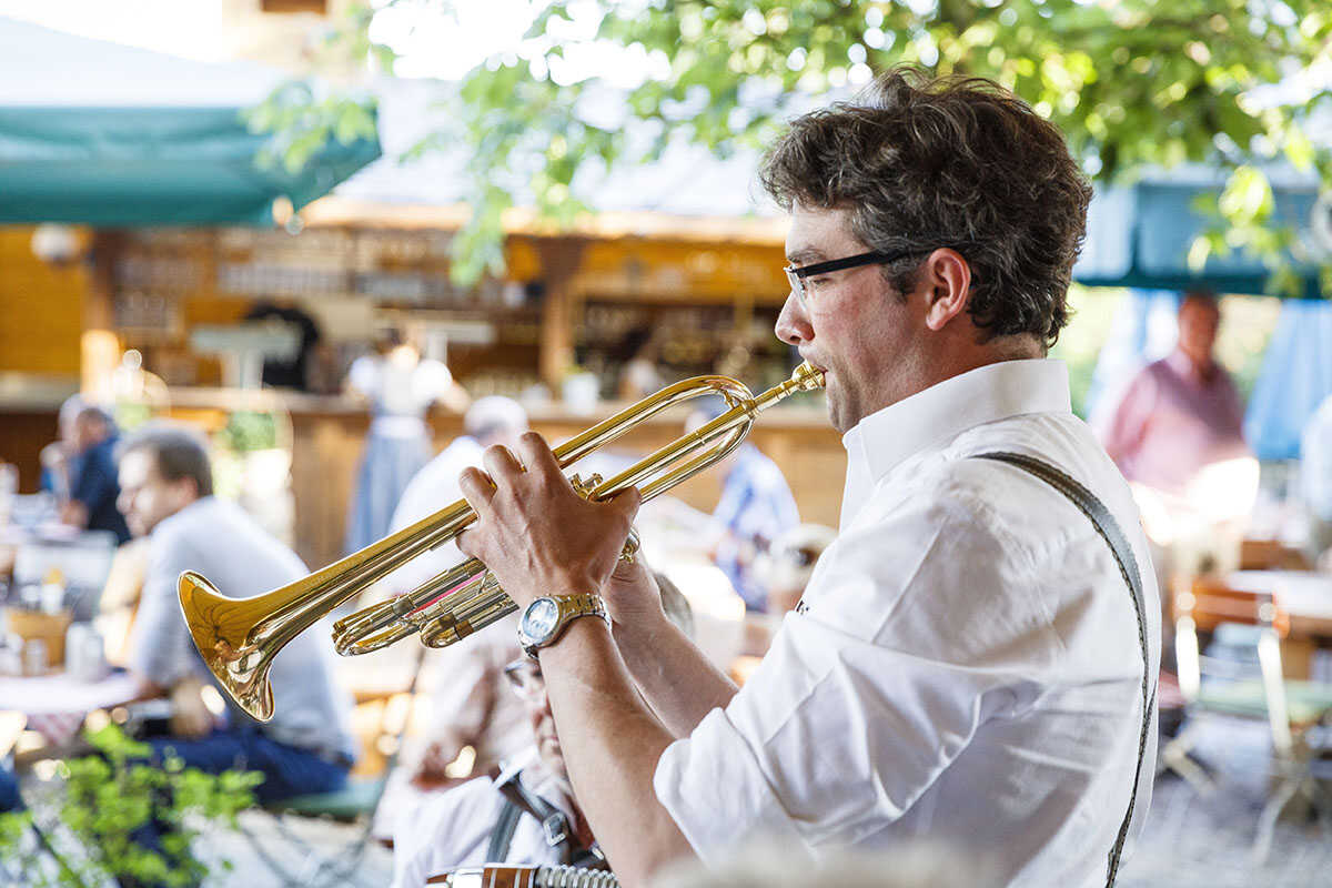Kirchweih-Entenessen mit Musik