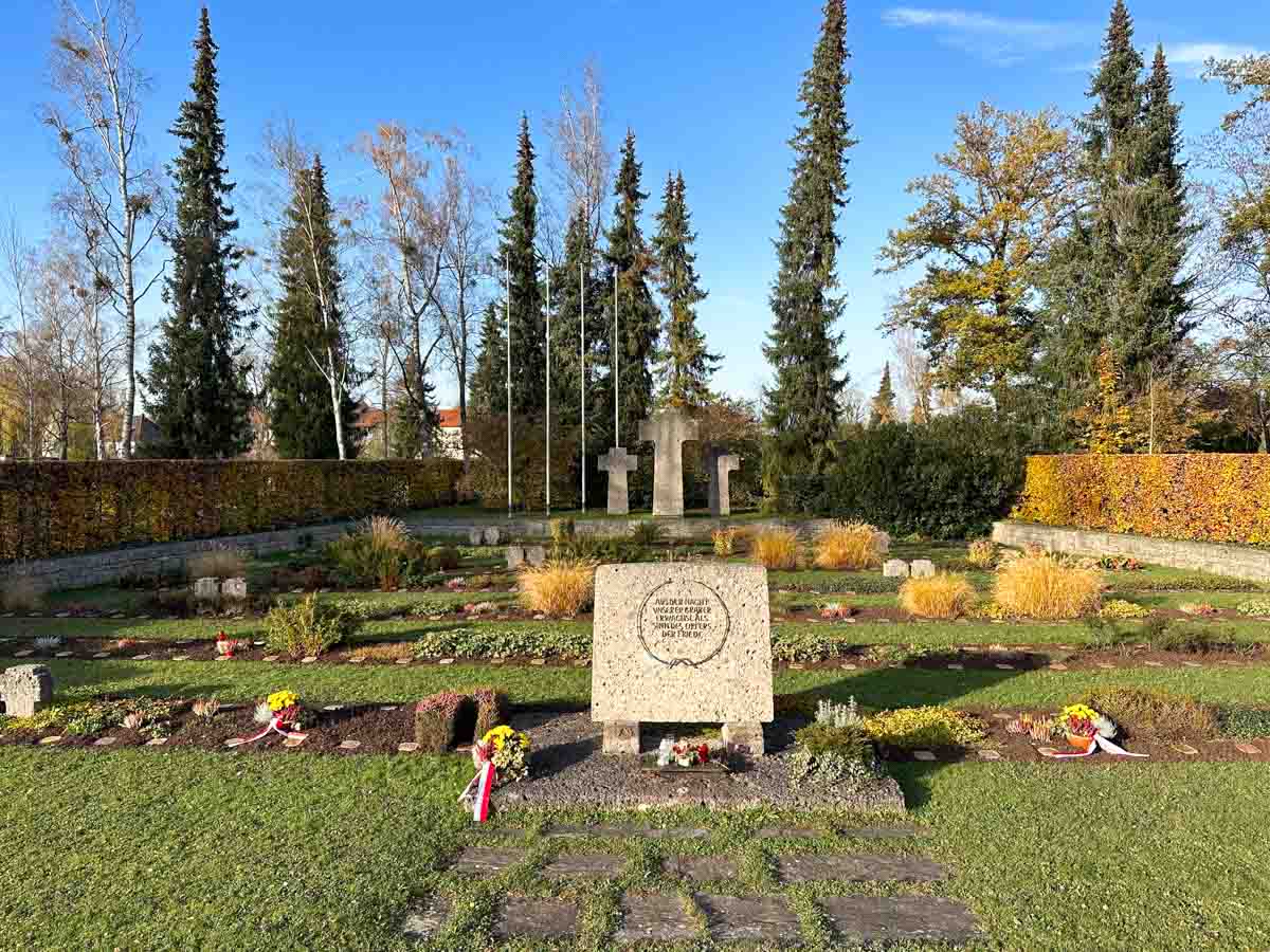 kriegsgraeberstaette staedtischer friedhof copyright stadttipps rosenheim 02