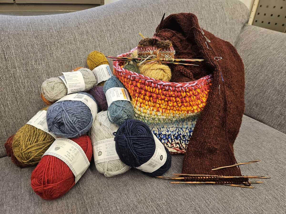 Stricken, Sticken & Häkeln in der Stadtbibliothek