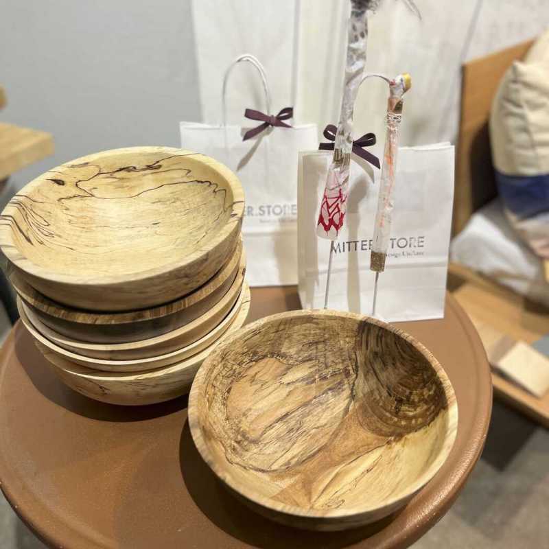 Wohnaccessoires verschenken: Holzschalen von Andreas Lausecker. Erhältlich im Mitter Store Rosenheim.