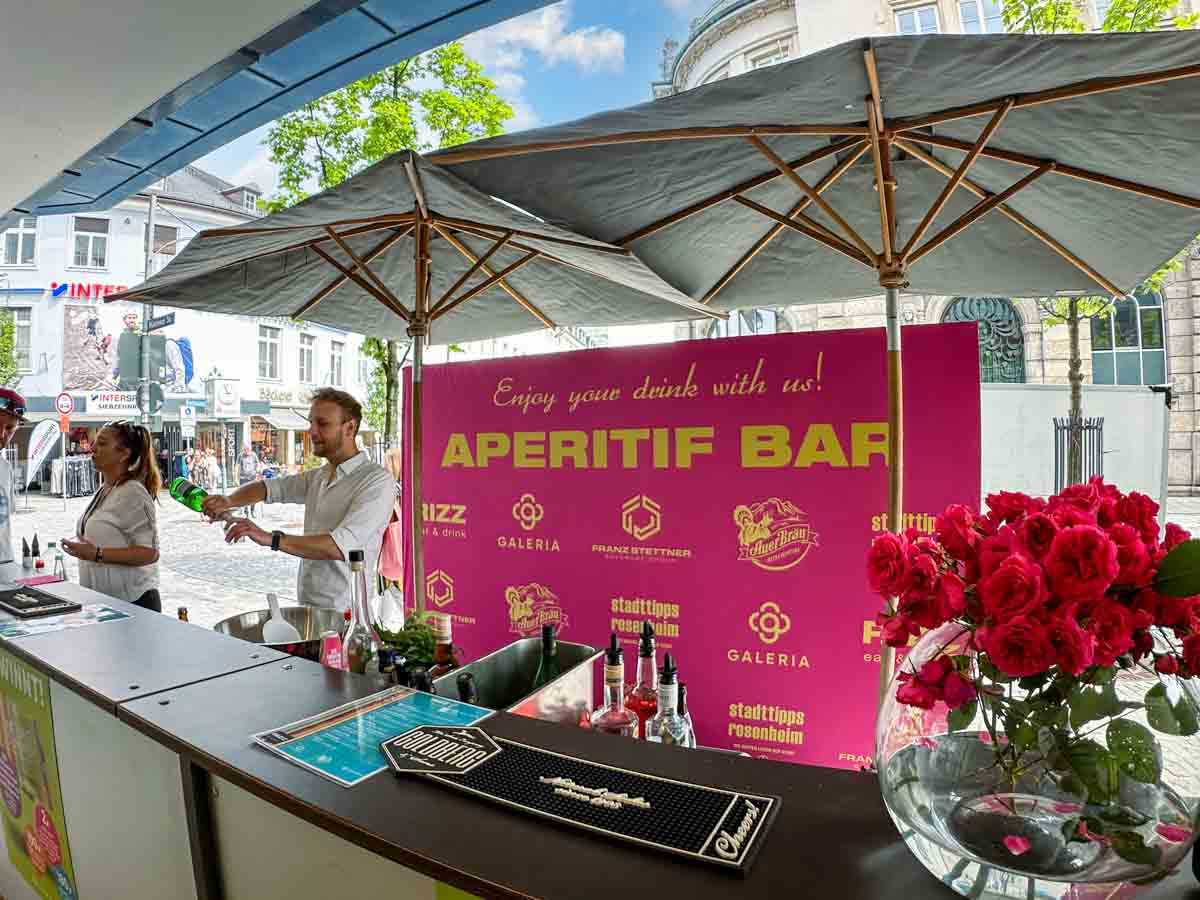 Jeden Samstag Aperitif RIZZ Bar vorm Galeria (Karstadt) Haupteingang