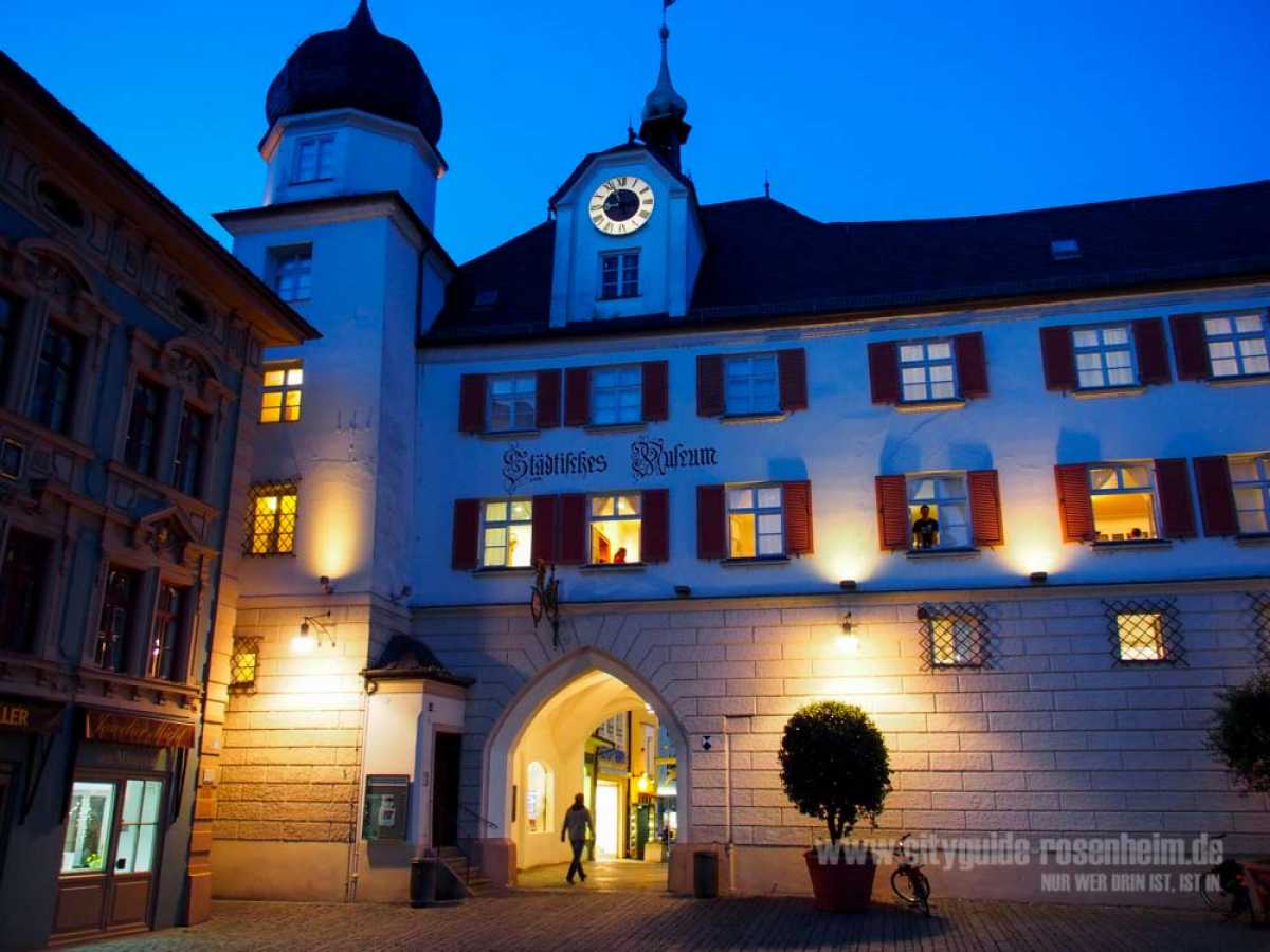 Wir sind bei der Nachtwächter Stadtführung: Sechs Tore hatte der Markt