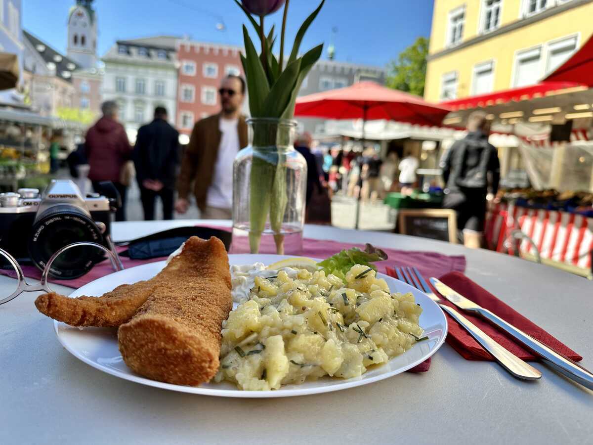 Am Samstag Mittag auf an ehrlichen Backfisch beim Walter am Grünen Markt