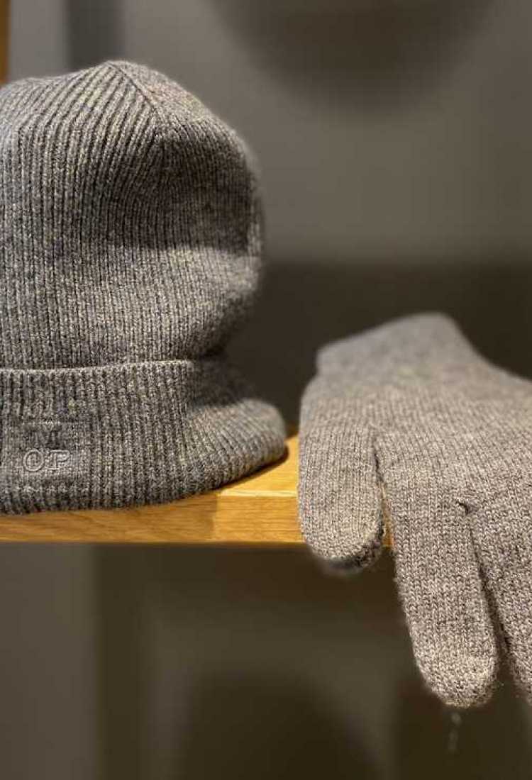 Männer-Geschenk: Marc O´Polo Strickmütze & Touchscreen-Handschuhe