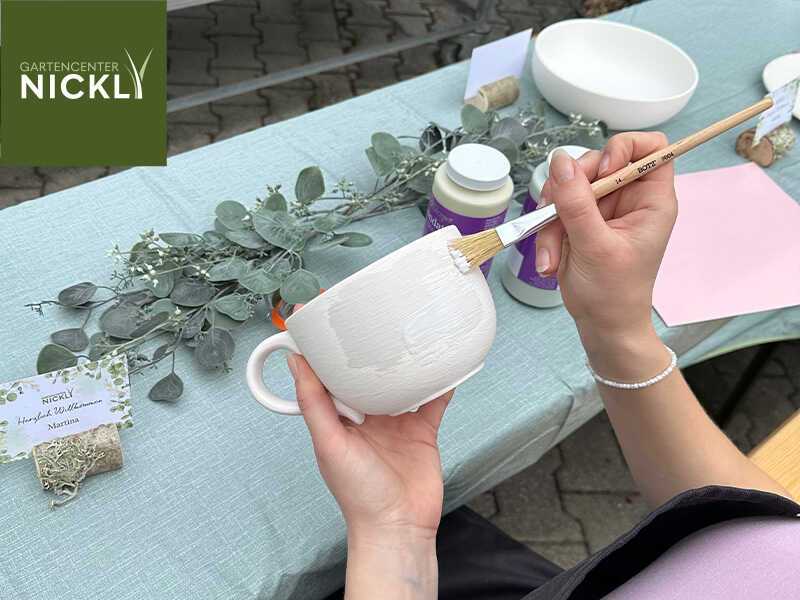 Keramik bemalen in der Zimmerpflanzen-Abteilung im Gartencenter Nickl Rosenheim