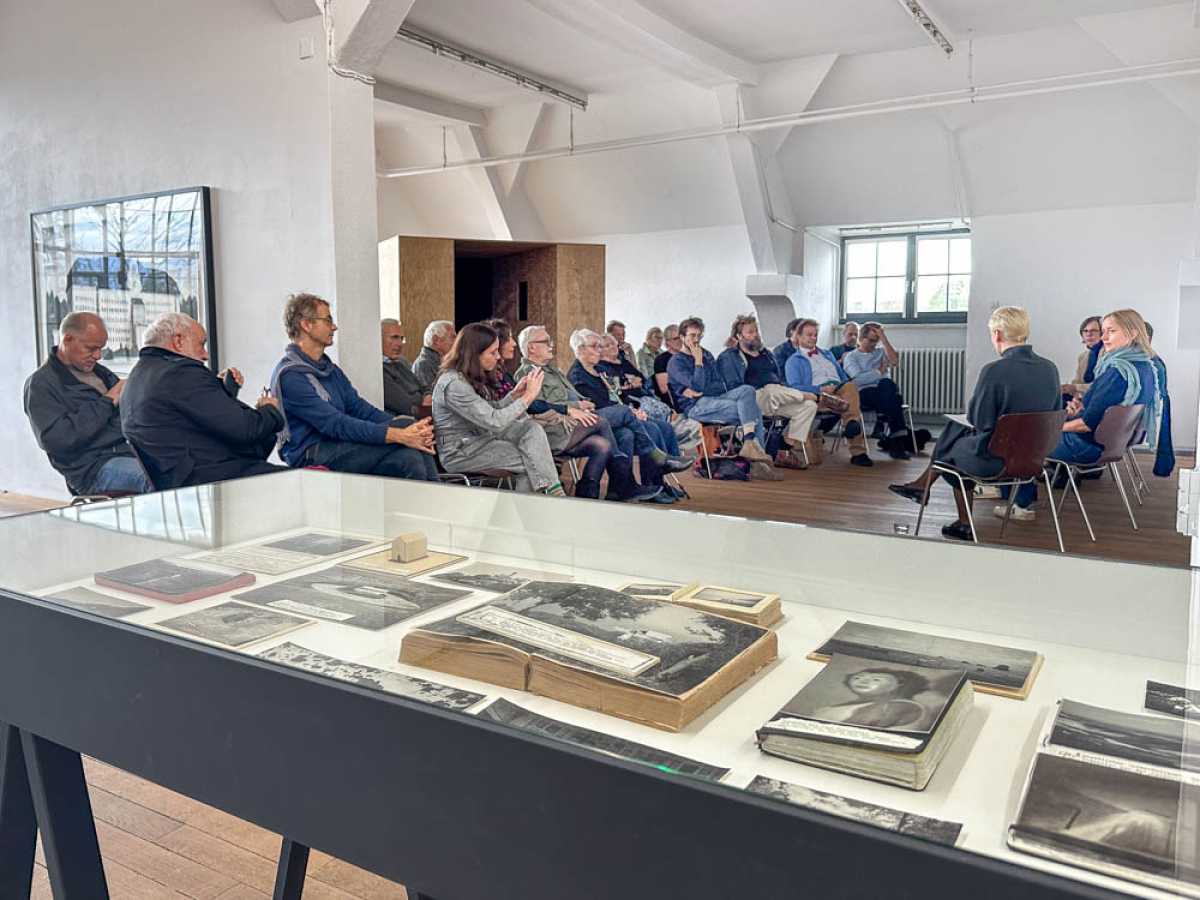 Wir waren beim Artist Talk in der Ausstellung »Polyphone Ablagerungen«