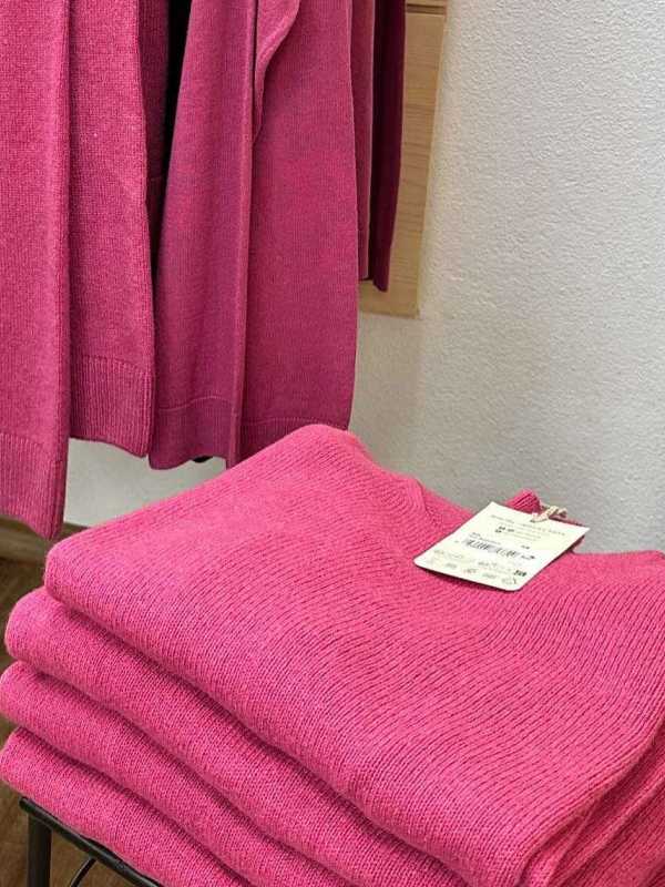 Weicher Strickpullover verschenken. Erhältlich bei Precious Fair Fashion Rosenheim